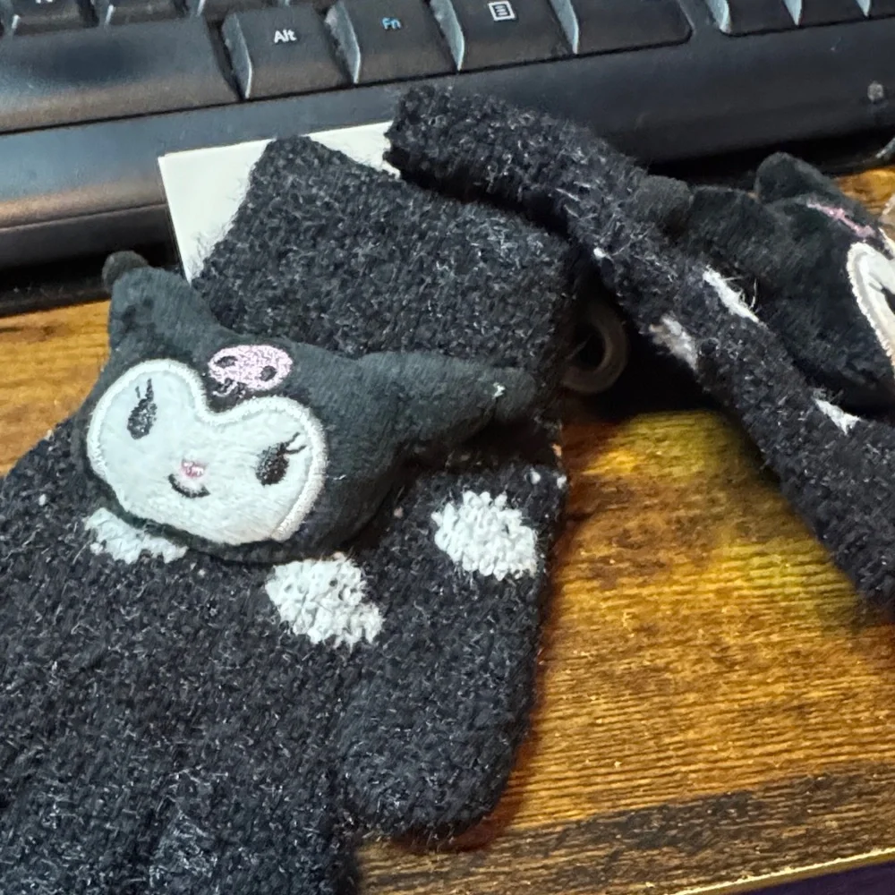 Kuromi NWT Kids Gloves